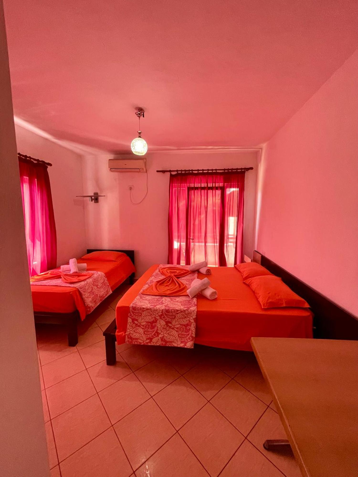 Kiara Hotel *
